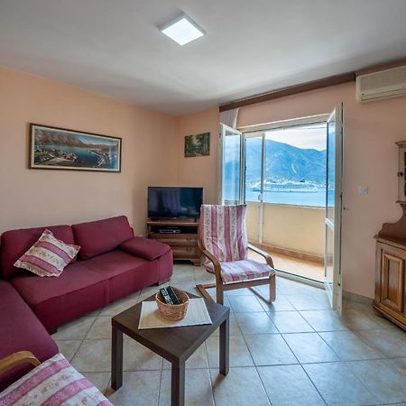 Seaside Serenity: 2-Bedroom Apartment With Boka Bay View 科托尔 外观 照片