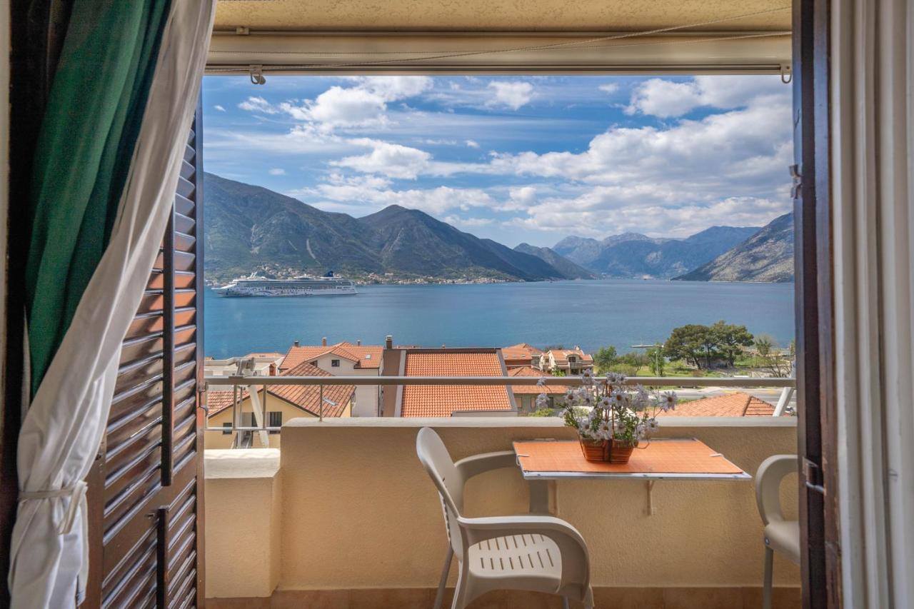 Seaside Serenity: 2-Bedroom Apartment With Boka Bay View 科托尔 外观 照片