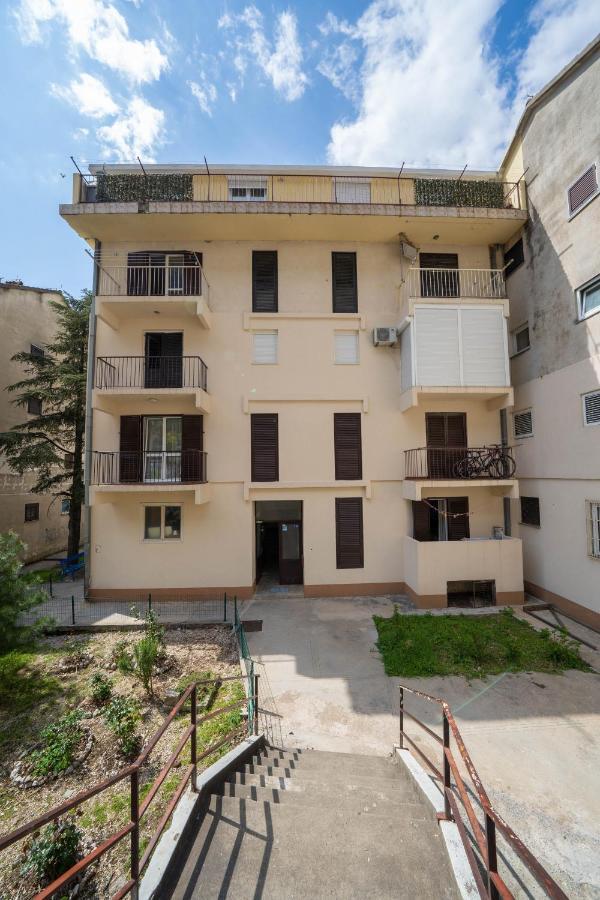 Seaside Serenity: 2-Bedroom Apartment With Boka Bay View 科托尔 外观 照片