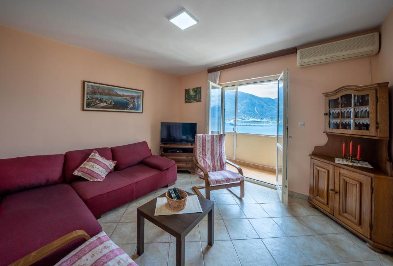Seaside Serenity: 2-Bedroom Apartment With Boka Bay View 科托尔 外观 照片