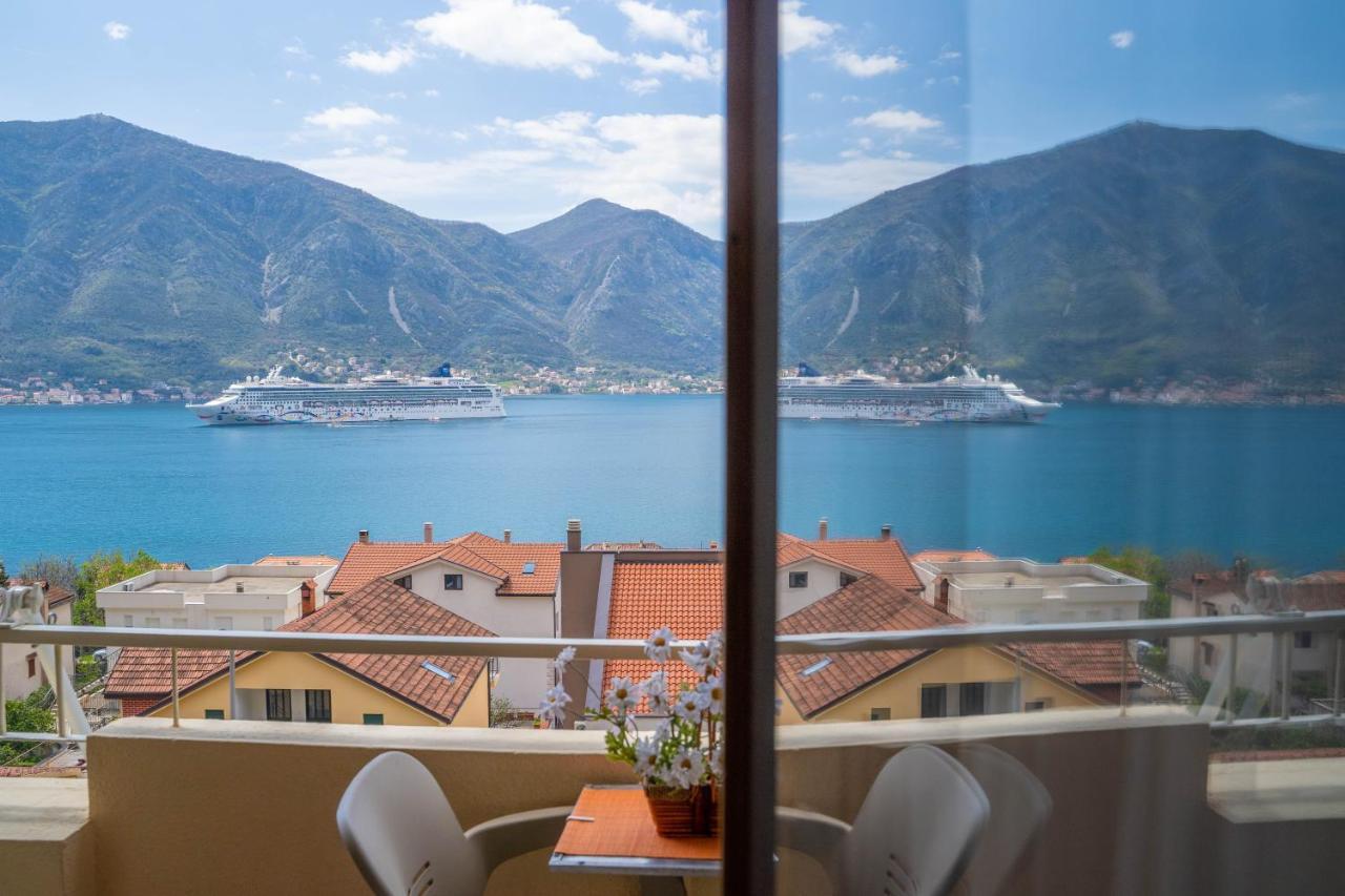 Seaside Serenity: 2-Bedroom Apartment With Boka Bay View 科托尔 外观 照片