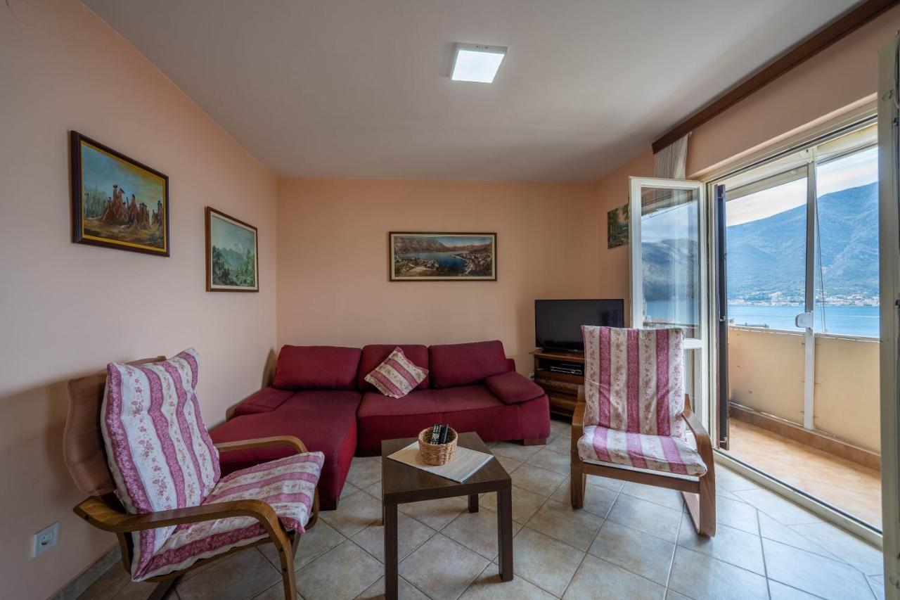 Seaside Serenity: 2-Bedroom Apartment With Boka Bay View 科托尔 外观 照片