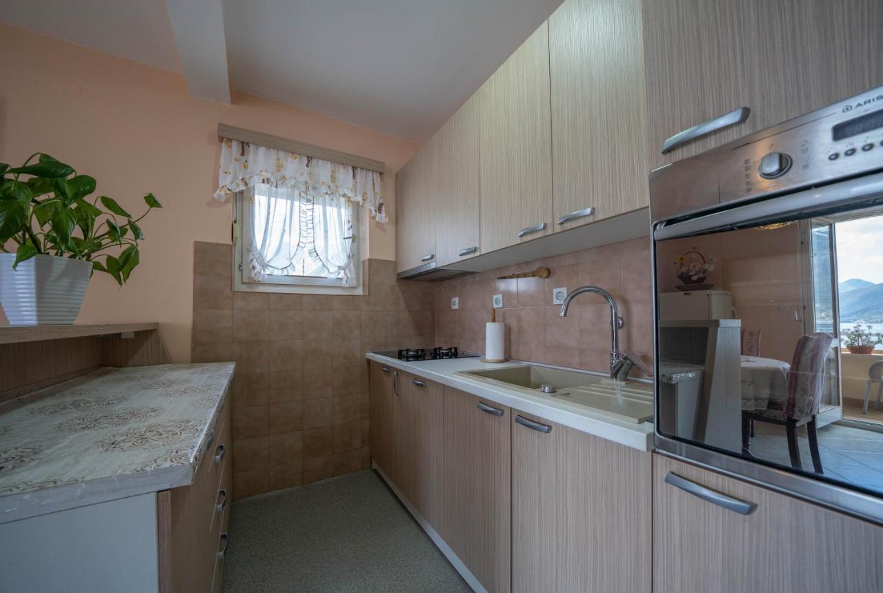 Seaside Serenity: 2-Bedroom Apartment With Boka Bay View 科托尔 外观 照片